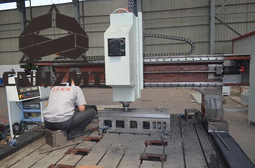 數(shù)控鉆銑床